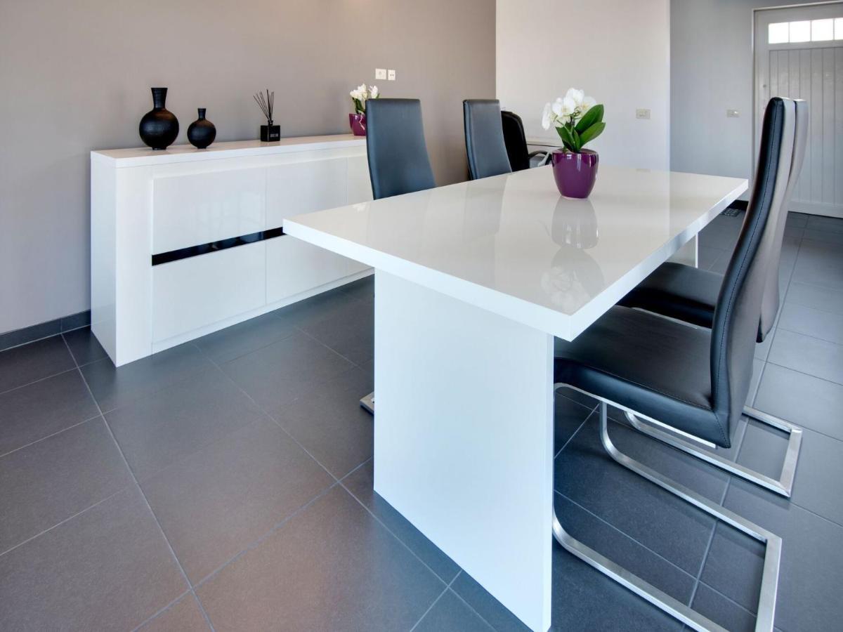 Modern Holiday Home In De Haan With Garden Экстерьер фото