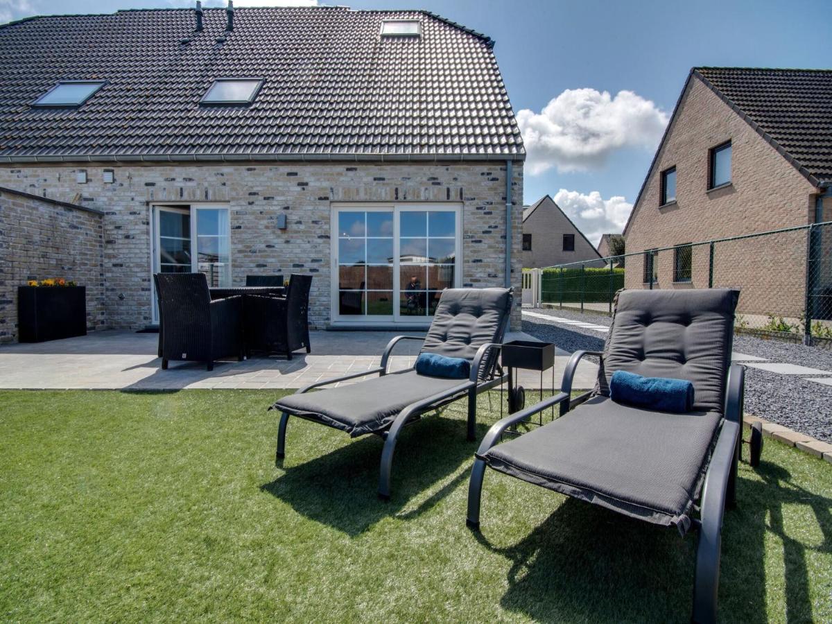 Modern Holiday Home In De Haan With Garden Экстерьер фото