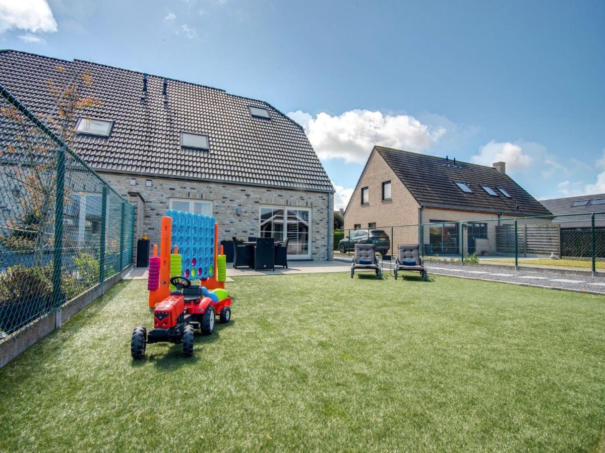 Modern Holiday Home In De Haan With Garden Экстерьер фото