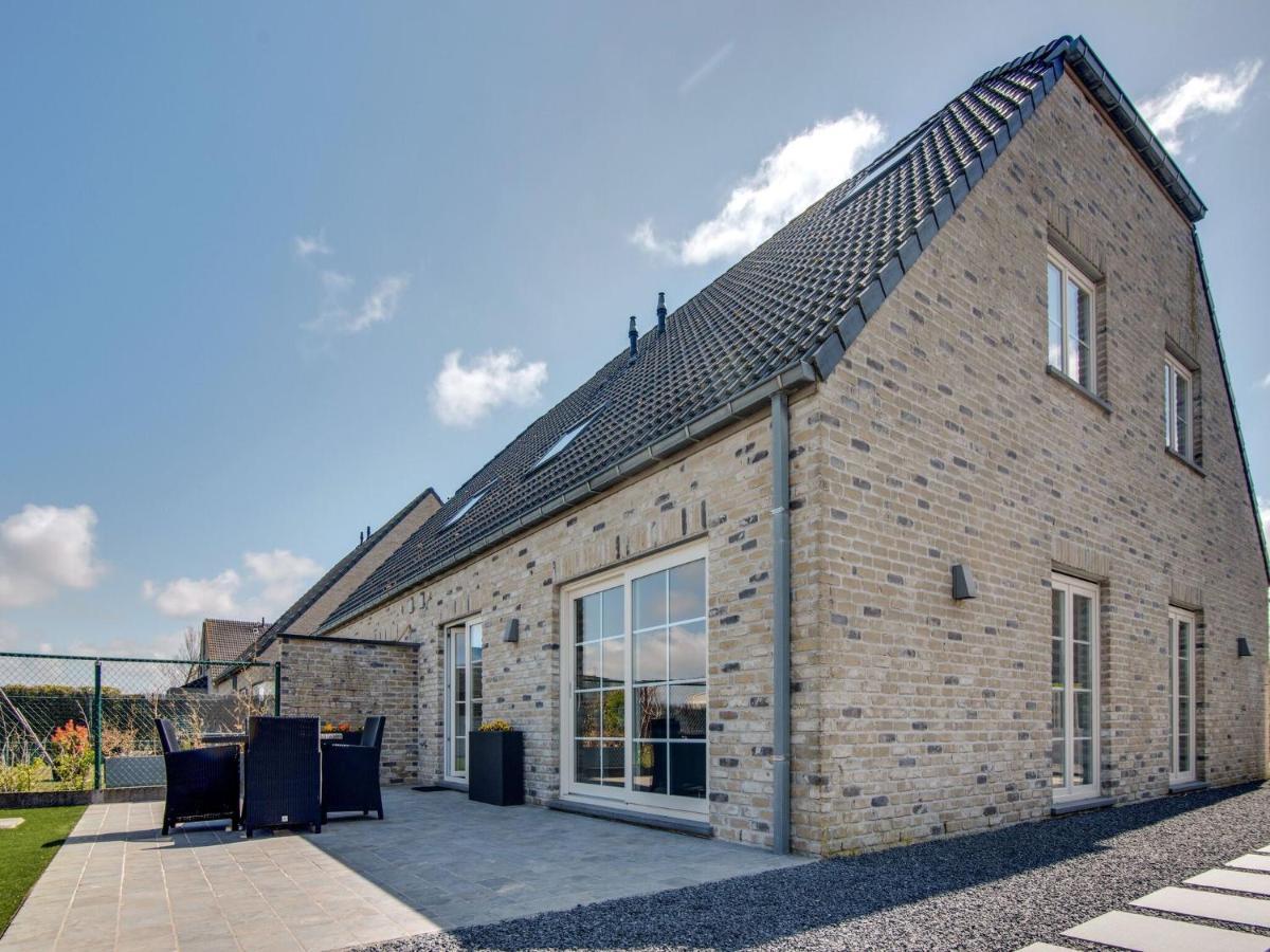 Modern Holiday Home In De Haan With Garden Экстерьер фото