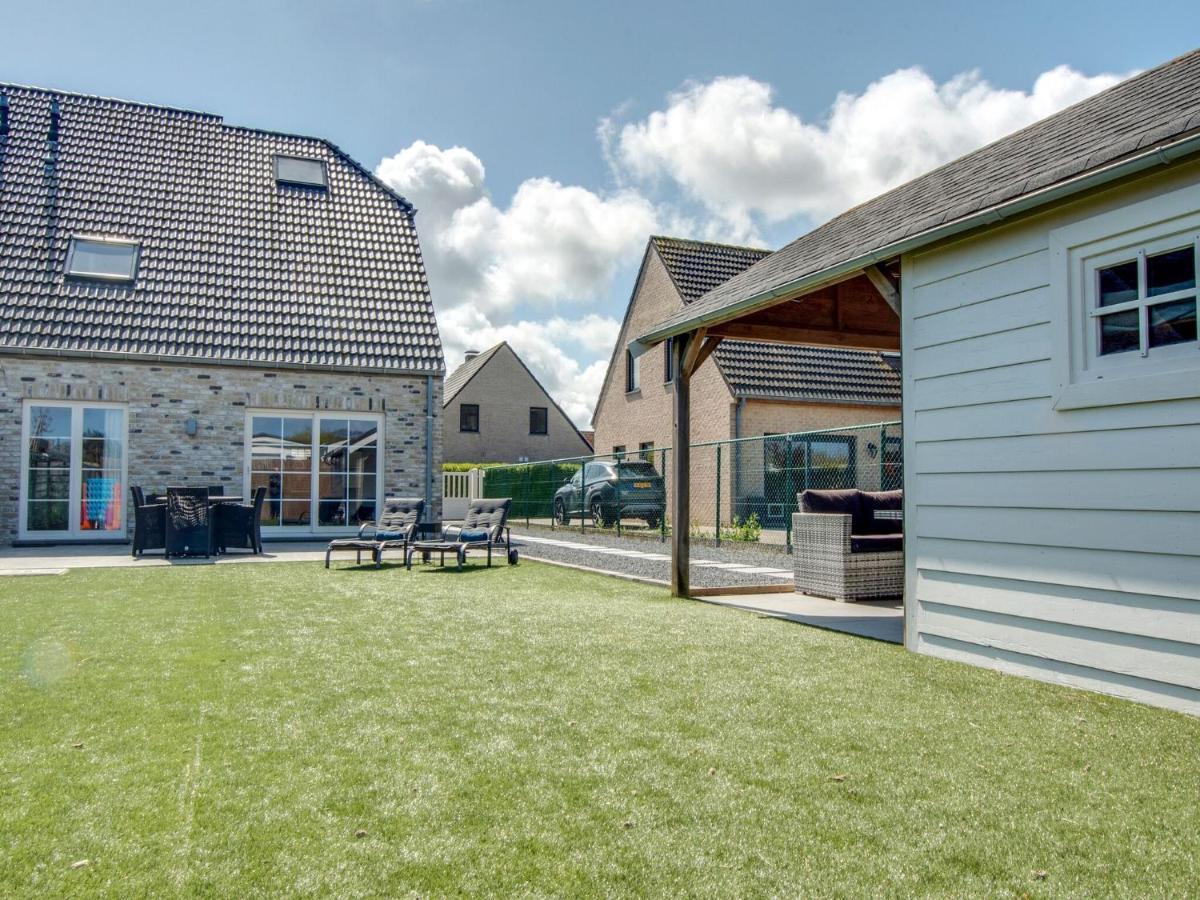 Modern Holiday Home In De Haan With Garden Экстерьер фото